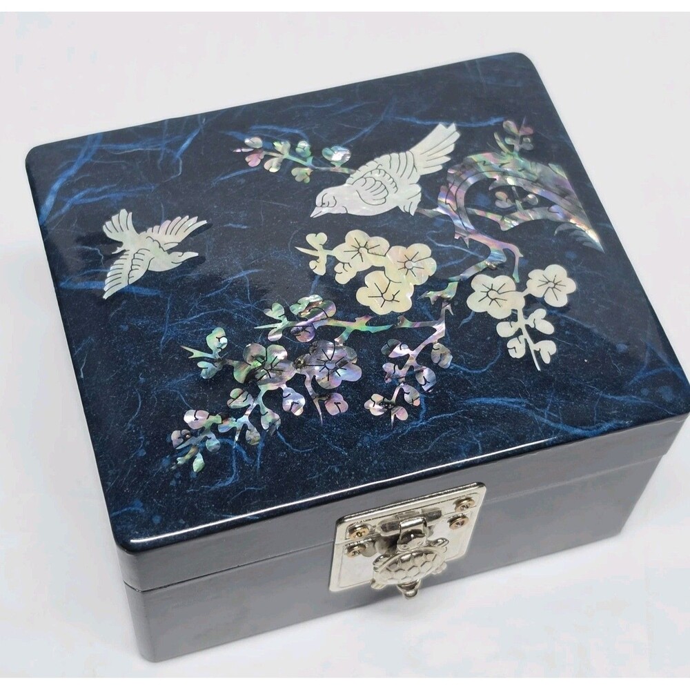 Vintage Korean Asian Lacquered Jewelry Box Turtle Clasp Abalone Shell Birds